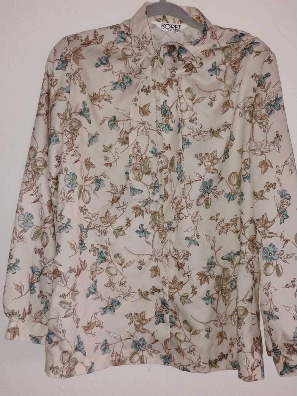 Koret Cream Floral Tie-Neck Blouse vintage